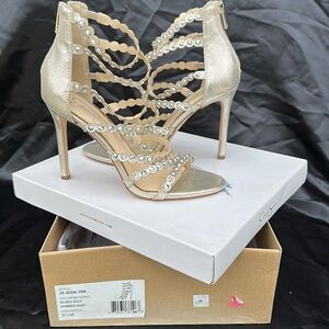 New Jessica Simpson pump